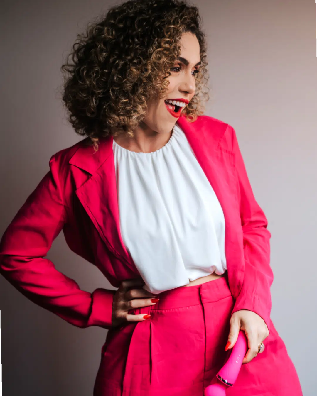 Eliz Cosma agradecendo a inscrição